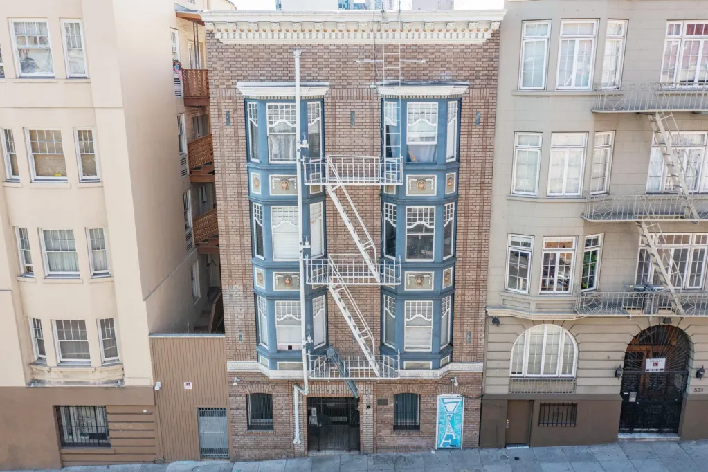 14 Unit Apartment in San Francisco (Tenderloin / Lower Nob Hill Border)